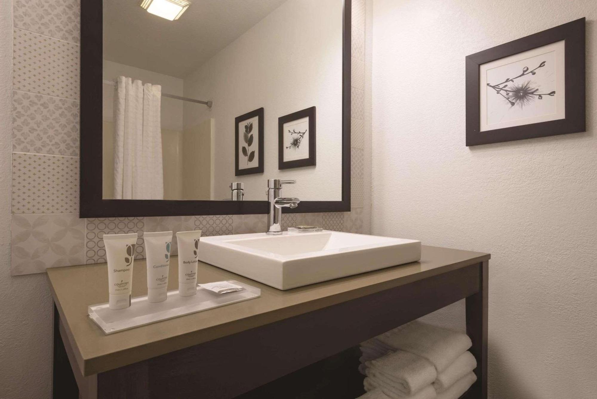 Country Inn & Suites By Radisson, Germantown, Wi Extérieur photo